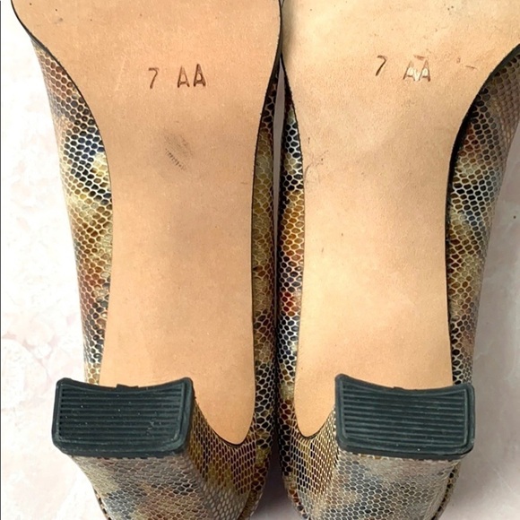 VTG Sacha London Camo Snakeskin Heels Sz 7AA - Picture 10 of 14